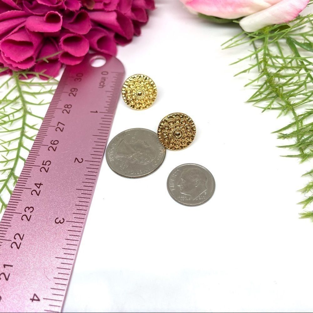 VINTAGE⚜️ORNATE Golden Medallion Button Stud Earrings - Picture 8 of 8